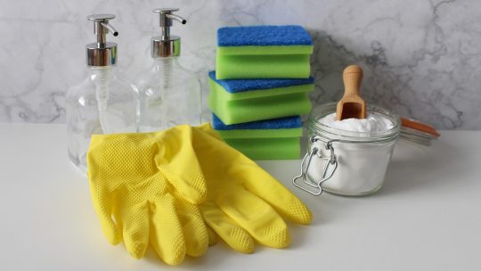 Come scegliere l’impresa a cui affidare le pulizie domestiche della tua casa